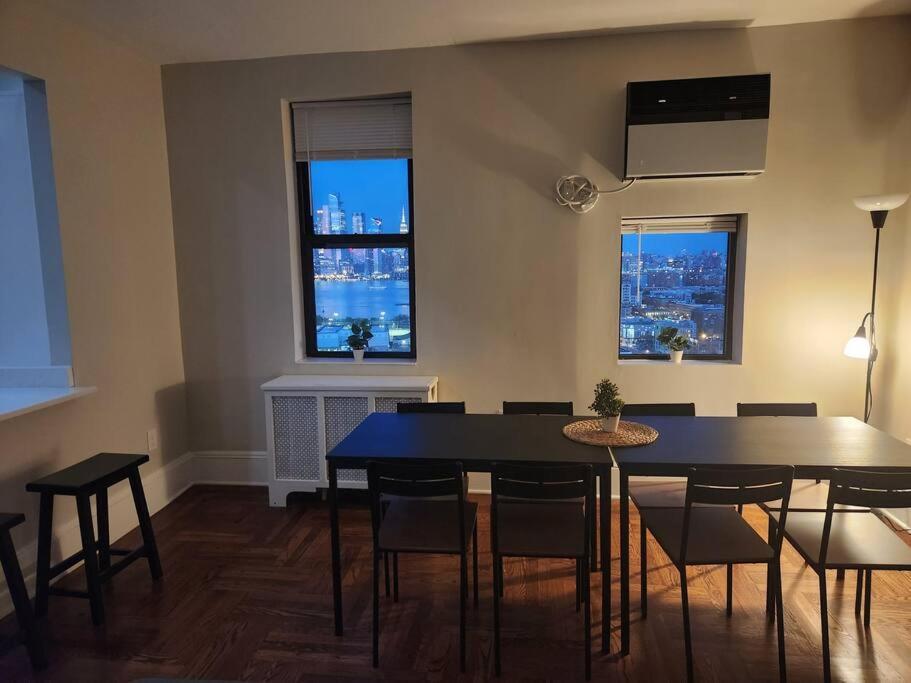 Апартаменты Elegant 2 Bed Gem! Mins From Nyc Юнион-Сити Экстерьер фото