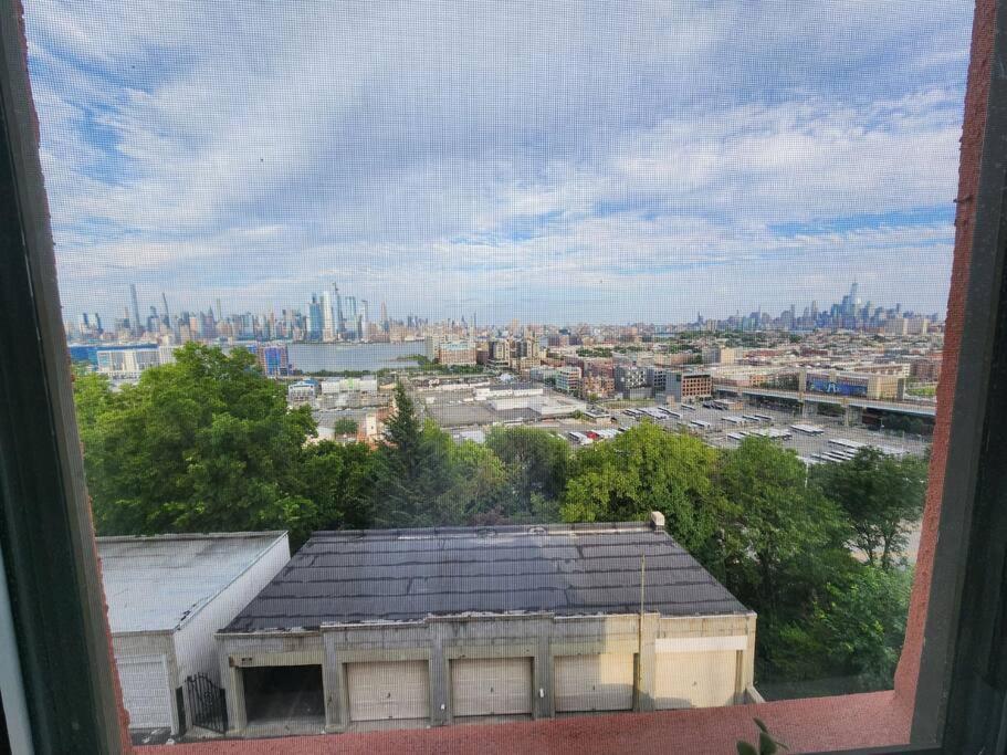 Апартаменты Elegant 2 Bed Gem! Mins From Nyc Юнион-Сити Экстерьер фото