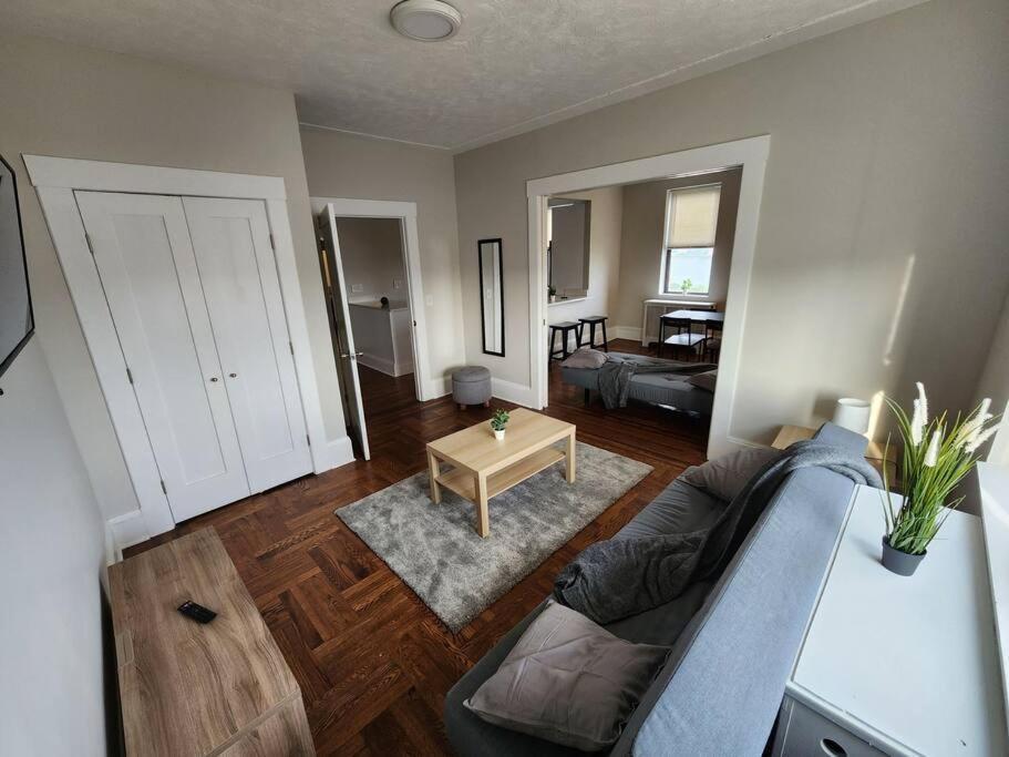 Апартаменты Elegant 2 Bed Gem! Mins From Nyc Юнион-Сити Экстерьер фото